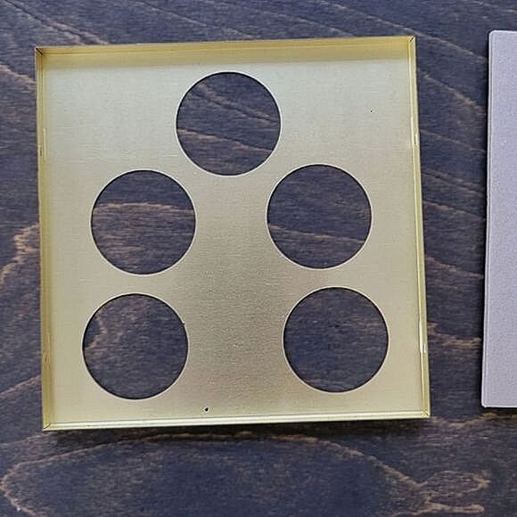 Vtg 5-photo gold tone artist printed picture frame 5.5 × 5.5 - Picture 5 of 14